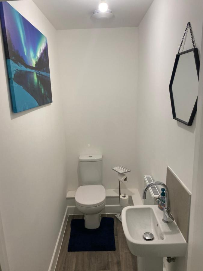 Very Large Double Room With Corner Sofa, Sky Tv, Netflix Etc, Fridge And Microwave Newhaven Ngoại thất bức ảnh